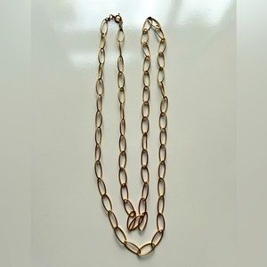 Elegant brushed gold necklace with oval links